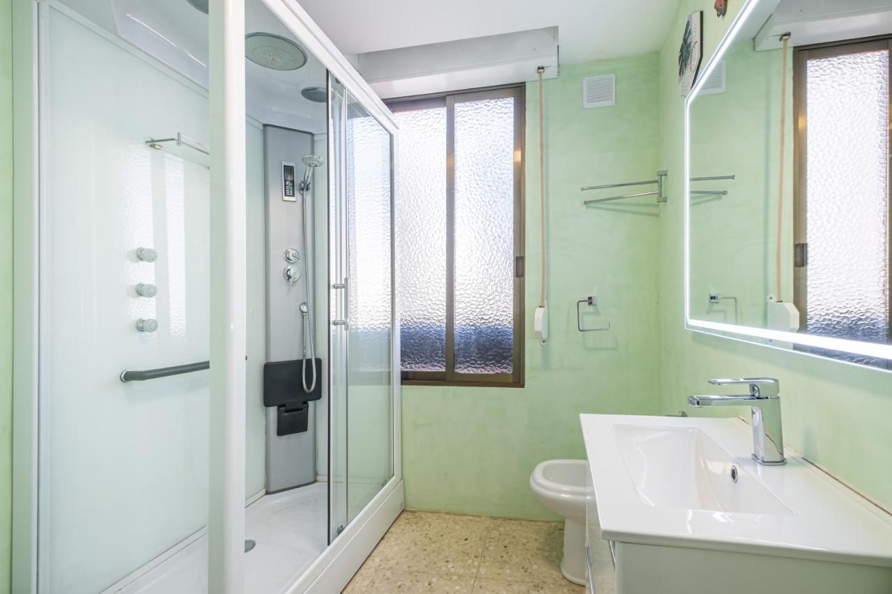 Lux Center 5-D Apartment Бенидорм Екстериор снимка