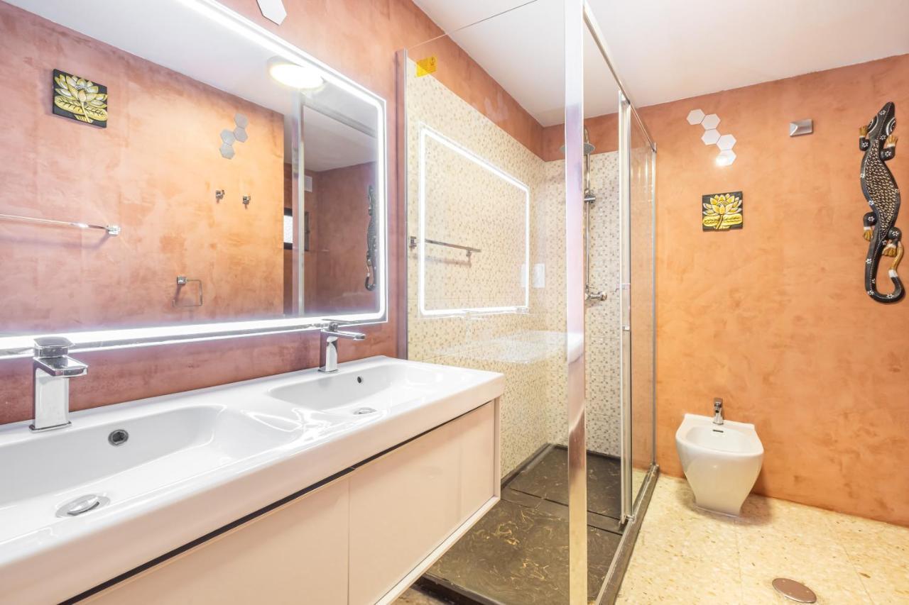 Lux Center 5-D Apartment Бенидорм Екстериор снимка